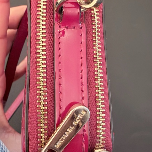 Michael Kors Crossbody Wallet Patent Leather Red 7x4x1.5 Inches Double Zipper - Picture 4 of 9